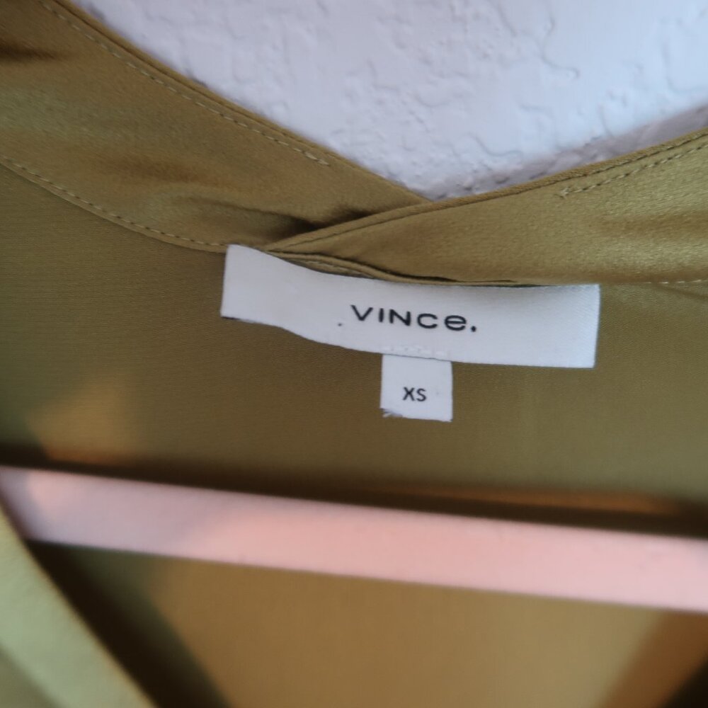 Vince 100% Silk Olive Green Blouse, Size XS - Picture 3 of 6